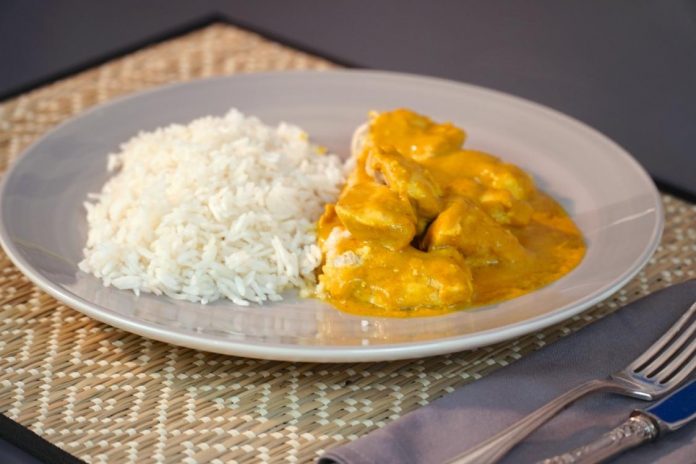 Caril de Frango com arroz